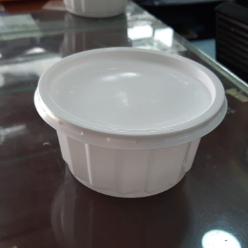 White bowl different size, A Large White Plastic Bowl is perfect for serving everything from salads to dinner rolls, Serve up an amazing feast at your wedding reception using this large twisted serving bowl!