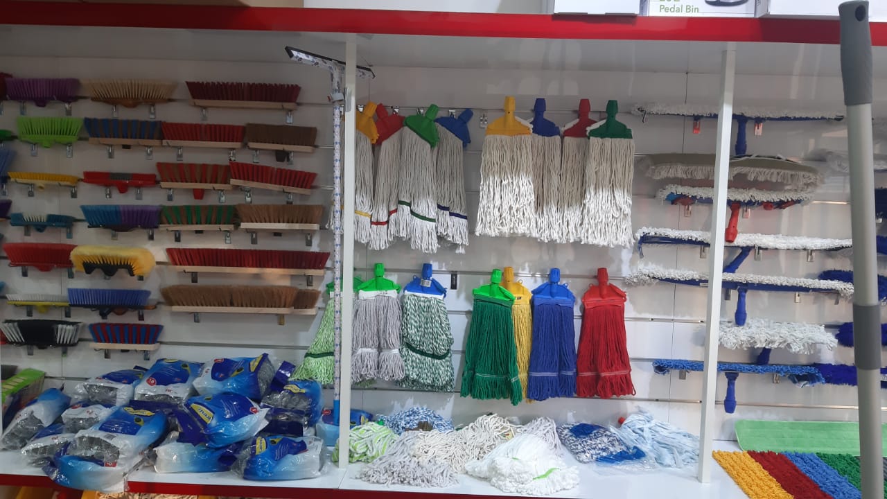 Sky Plastic Dubai, Broom stick cleaningmaterials-cleaning-materials-dubai-supplier-hotel-cleaning-items